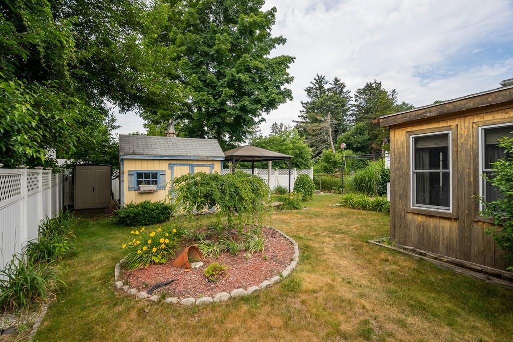 18 North Street Three Rivers, MA 01080 - Photo 8 of 41