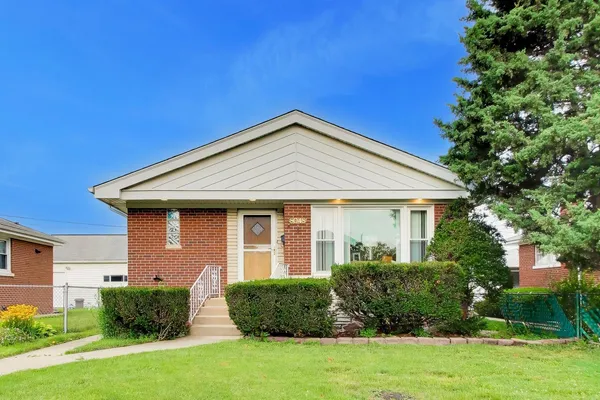 $450,000 | 8048 North Oketo Avenue, Niles, IL 60714