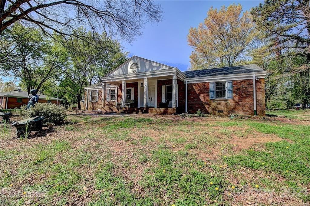 702 Queens Road Cherryville, NC 28021 - Photo 3 of 23 Gallery Image 3