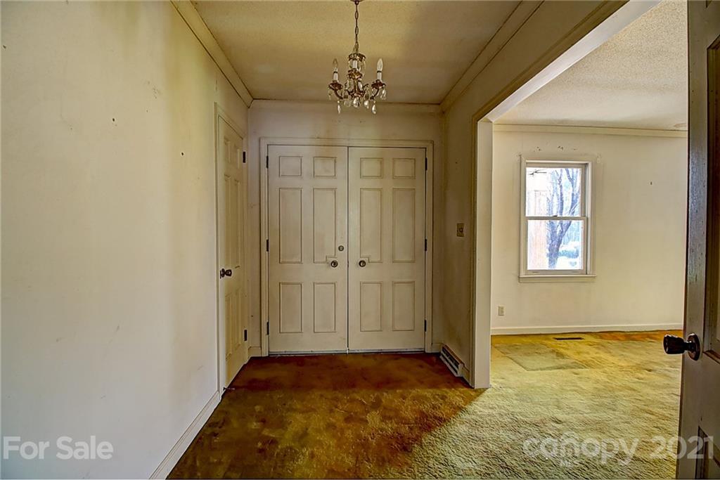 702 Queens Road Cherryville, NC 28021 - Photo 8 of 23 Gallery Image 8
