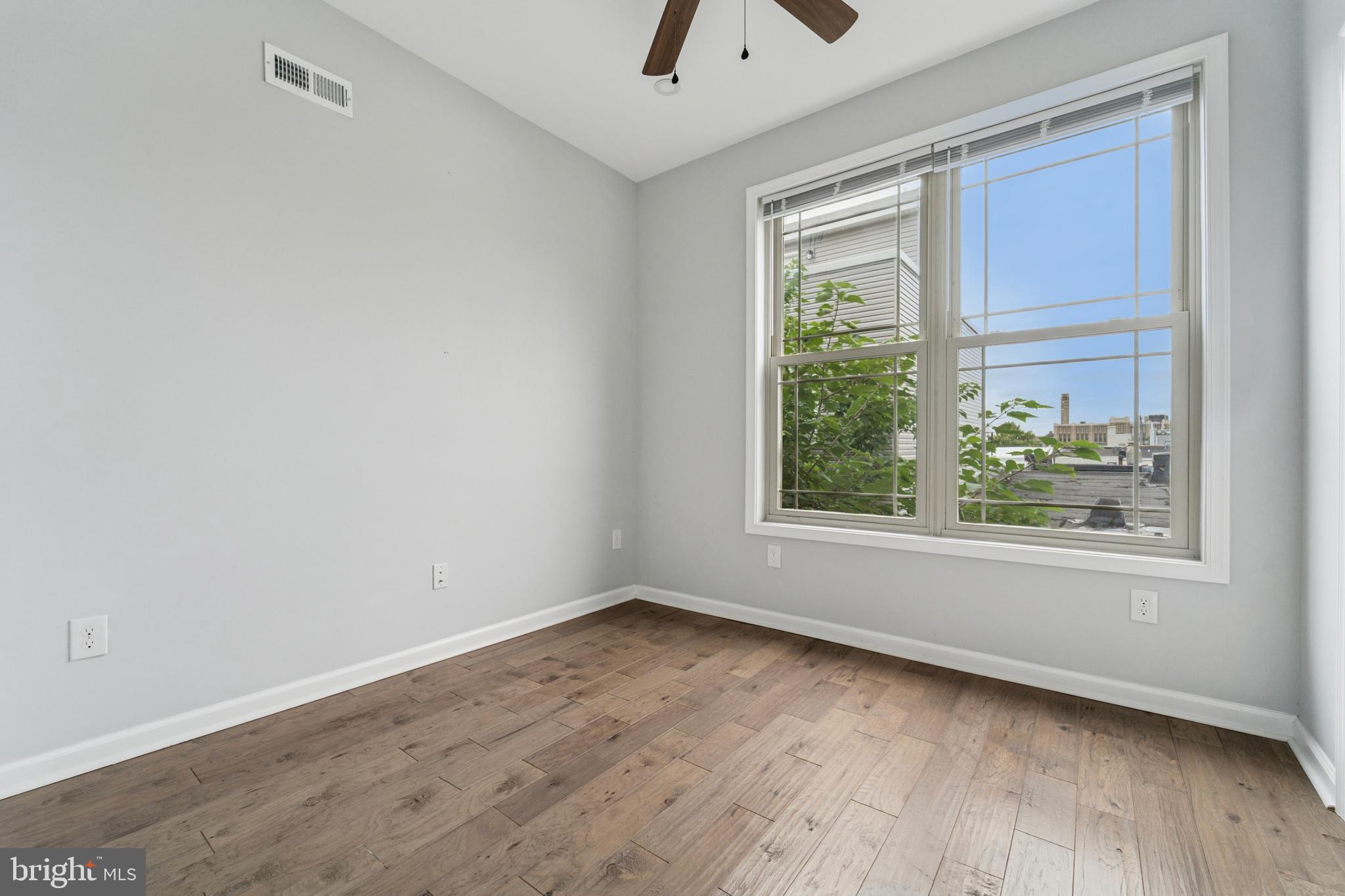 2124 Fernon Street Philadelphia, PA 19145 - Photo 18 of 31