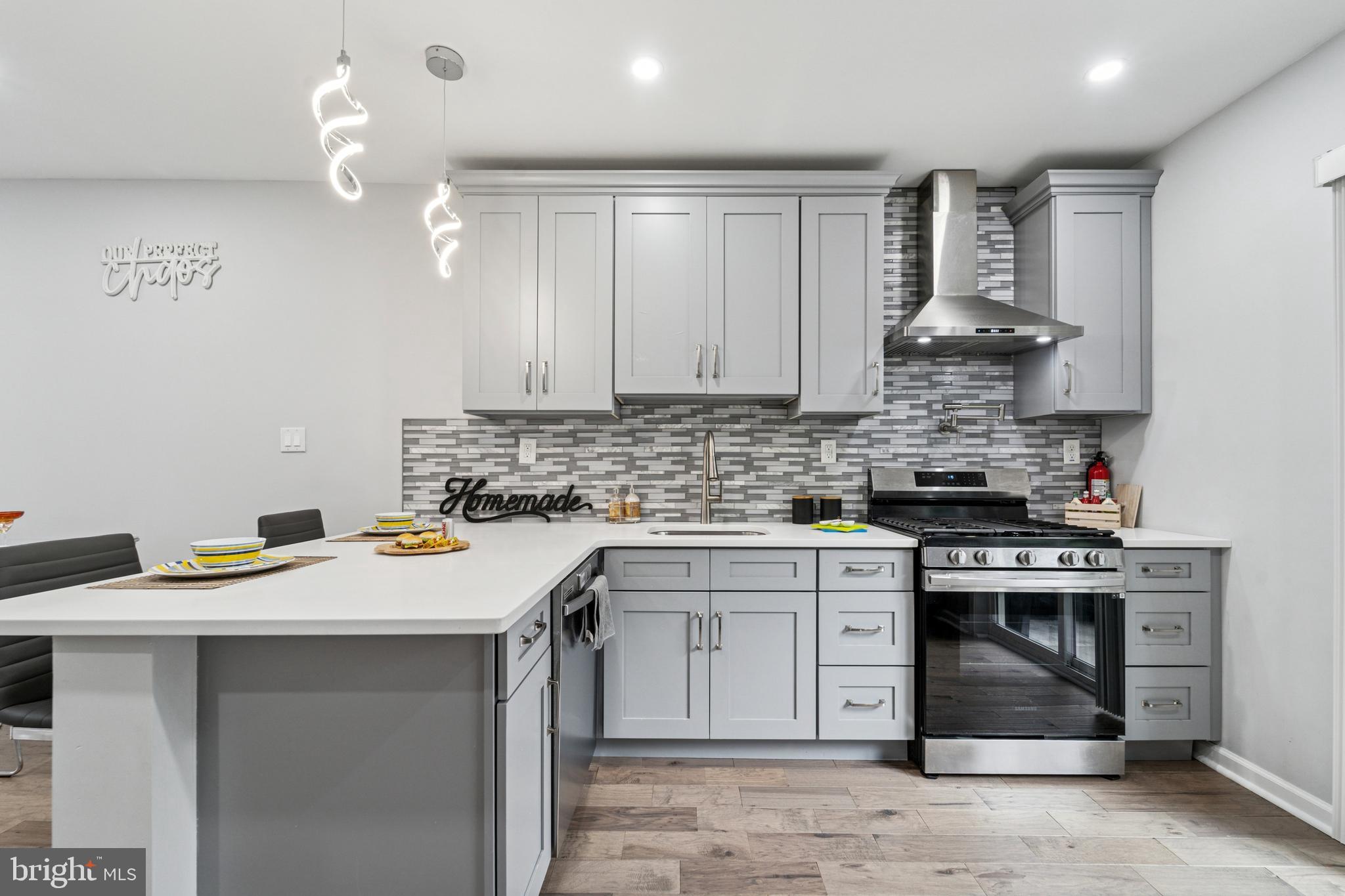 2124 Fernon Street Philadelphia, PA 19145 - Photo 9 of 31