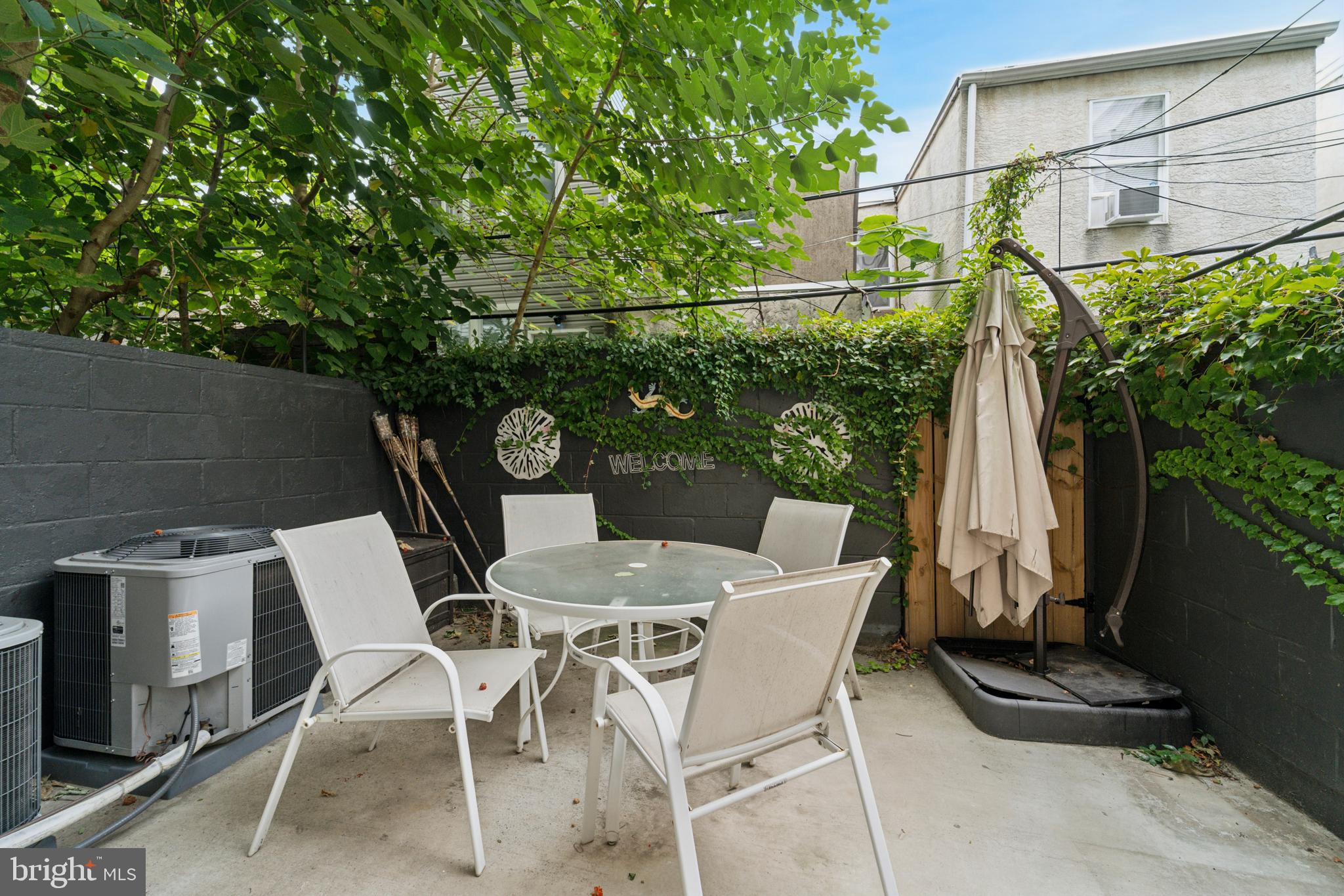 2124 Fernon Street Philadelphia, PA 19145 - Photo 10 of 31