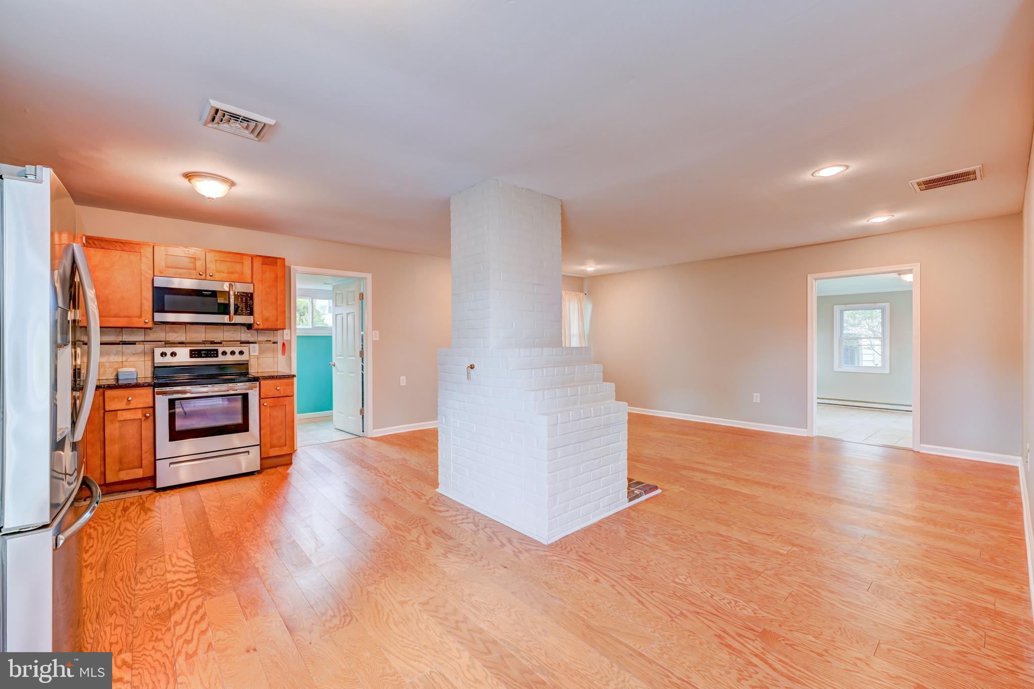 40 Bittersweet Road Levittown, PA 19057 - Photo 3 of 25 Gallery Image 3
