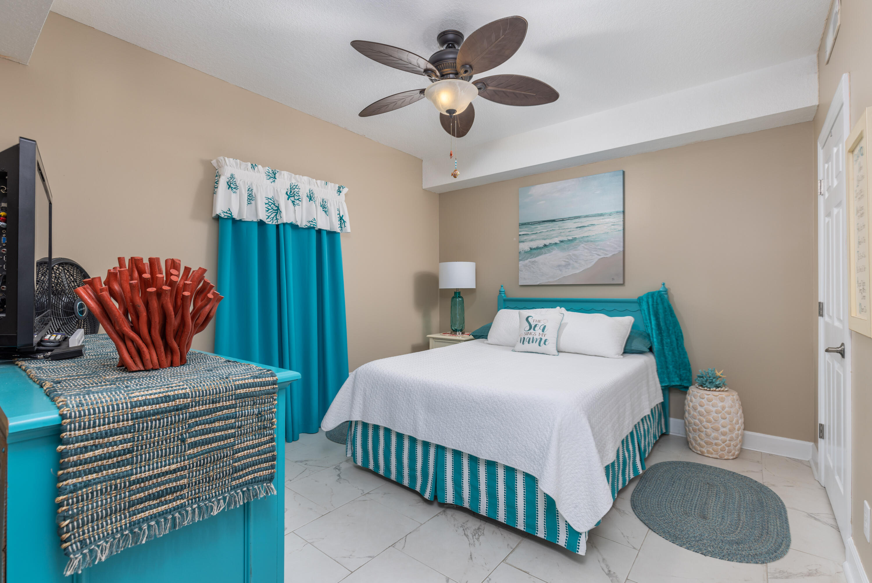 17545 Front Beach Road, Unit 1608 Panama City Beach, FL 32413 - Photo 14 of 26 Guest Bedroom