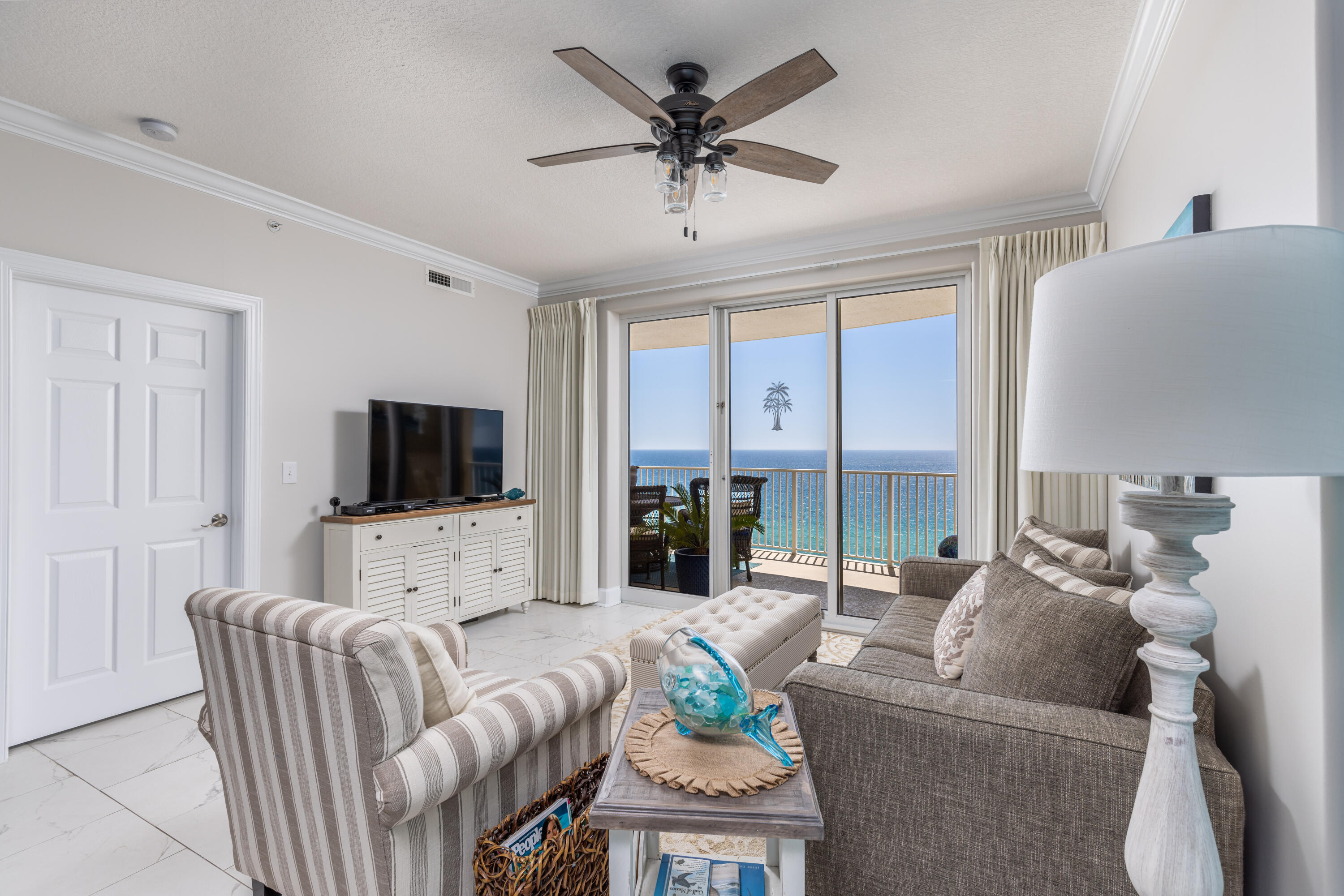 17545 Front Beach Road, Unit 1608 Panama City Beach, FL 32413 - Photo 6 of 26 Tastefully Decorated