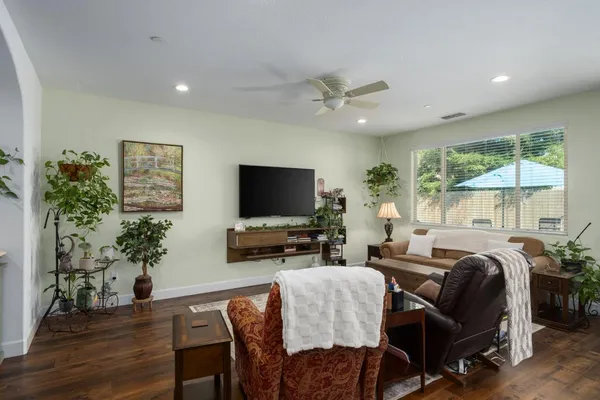 $464,900 | 3132 South Kennedy Street, Visalia, CA 93292