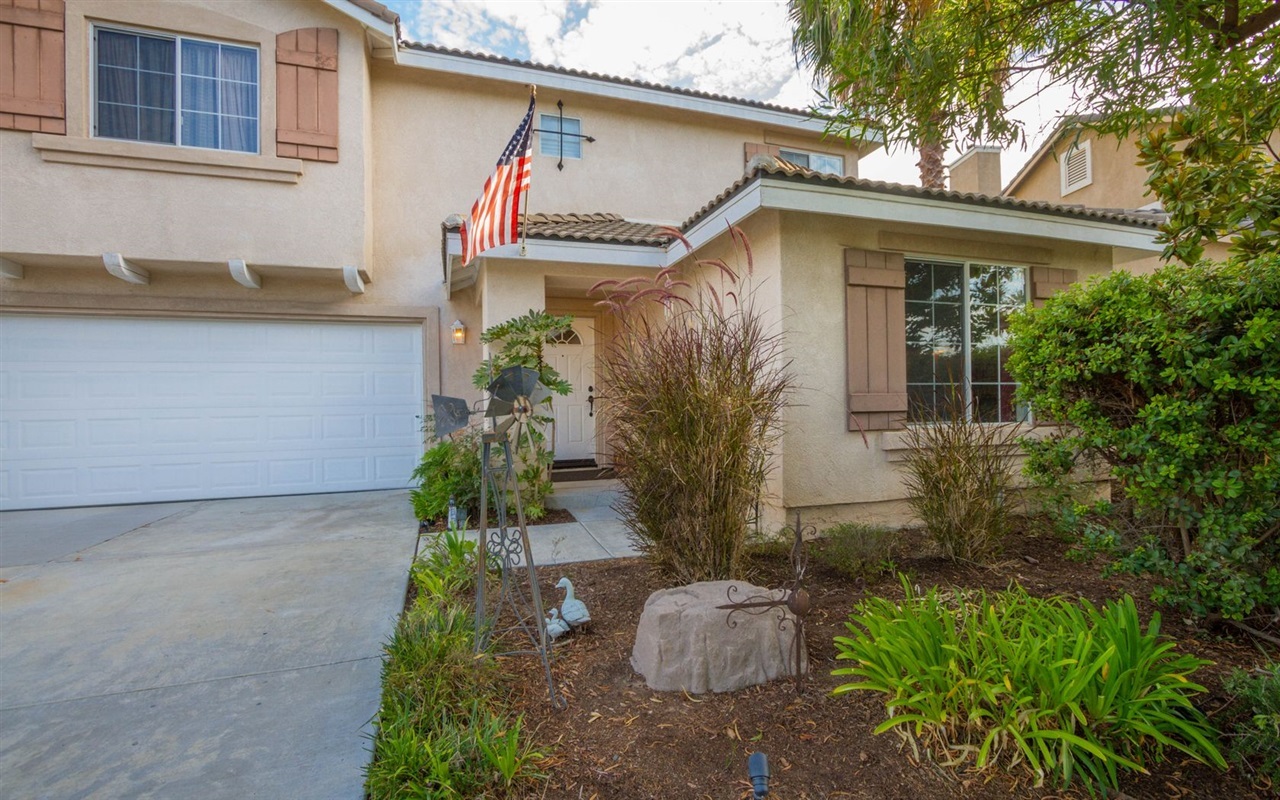 4309 Silver Spring Way Oceanside, CA 92057 - Photo 3 of 25 Front Entrance Close Up