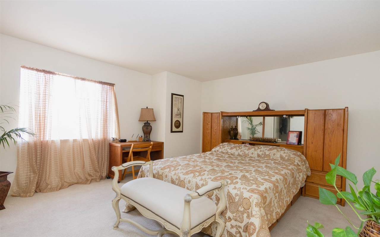 4309 Silver Spring Way Oceanside, CA 92057 - Photo 25 of 25 Upstairs Large Bedroom