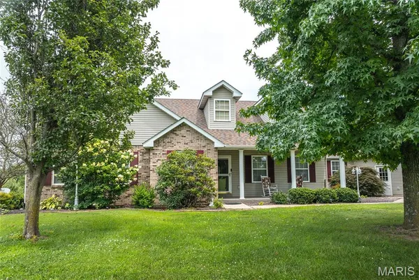 $469,500 | 222 Valley View Drive, Cuba, MO 65453