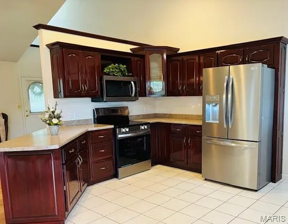 $469,500 | 222 Valley View Drive, Cuba, MO 65453