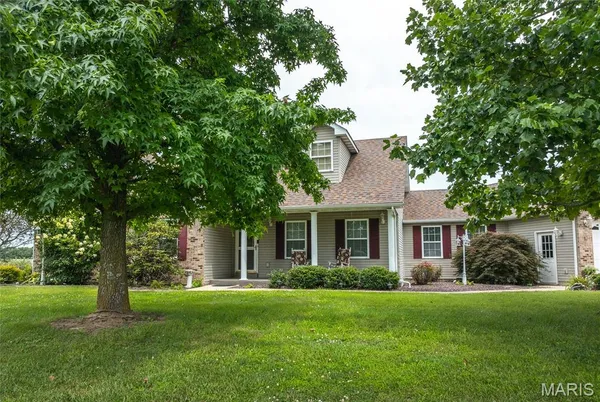 $469,500 | 222 Valley View Drive, Cuba, MO 65453