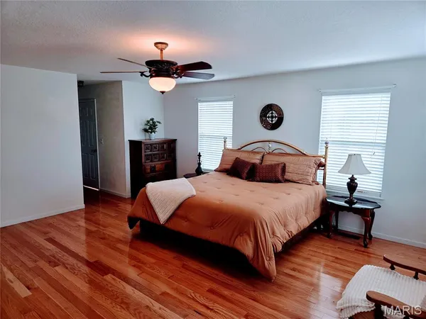 $469,500 | 222 Valley View Drive, Cuba, MO 65453