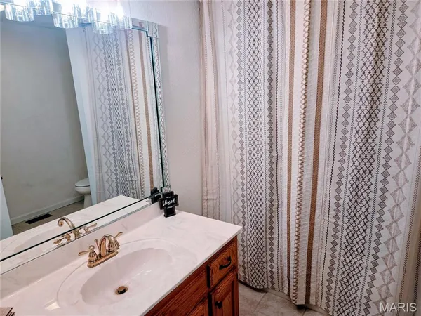 $469,500 | 222 Valley View Drive, Cuba, MO 65453