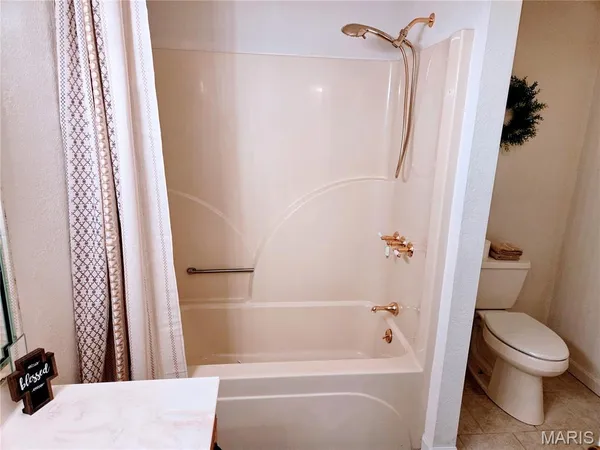 $469,500 | 222 Valley View Drive, Cuba, MO 65453