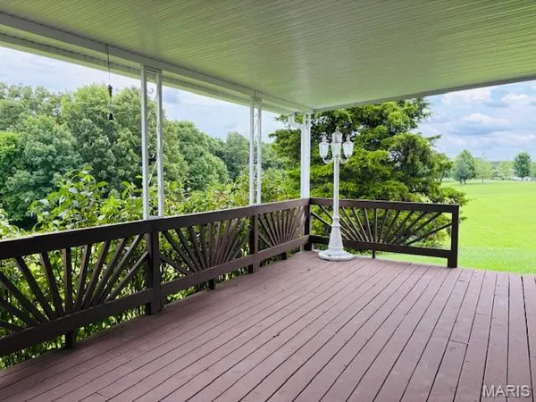 $469,500 | 222 Valley View Drive, Cuba, MO 65453