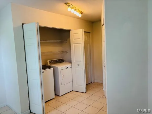 $469,500 | 222 Valley View Drive, Cuba, MO 65453