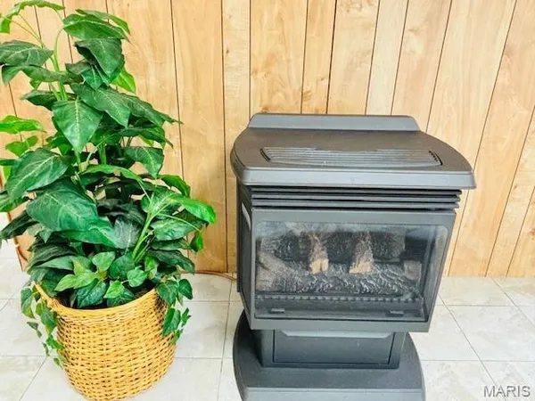 $469,500 | 222 Valley View Drive, Cuba, MO 65453