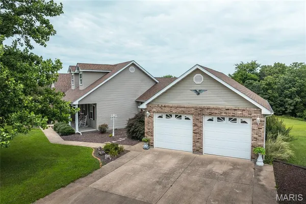 $469,500 | 222 Valley View Drive, Cuba, MO 65453