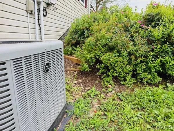 $469,500 | 222 Valley View Drive, Cuba, MO 65453