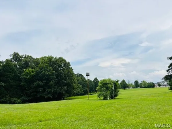 $469,500 | 222 Valley View Drive, Cuba, MO 65453