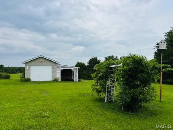 $469,500 | 222 Valley View Drive, Cuba, MO 65453