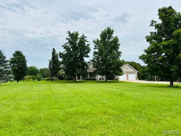 $469,500 | 222 Valley View Drive, Cuba, MO 65453