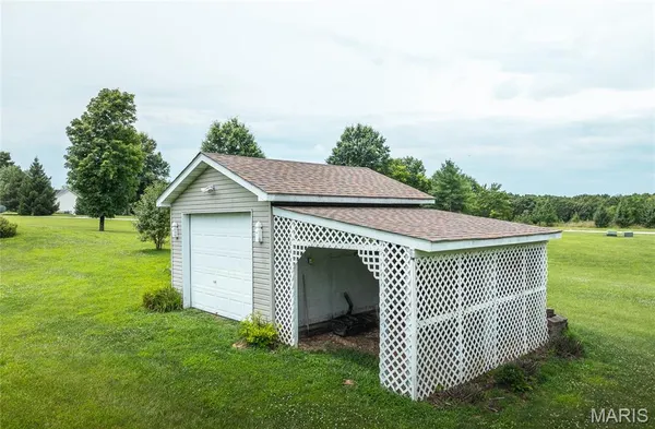 $469,500 | 222 Valley View Drive, Cuba, MO 65453