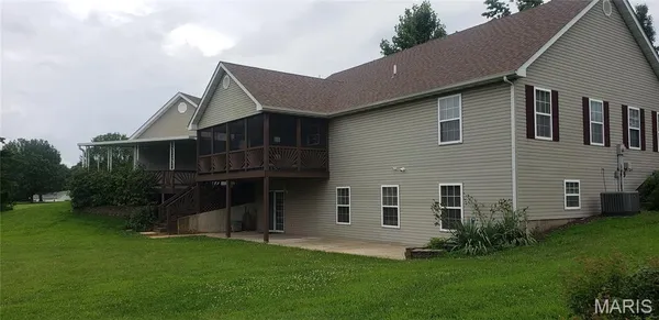 $469,500 | 222 Valley View Drive, Cuba, MO 65453