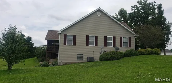 $469,500 | 222 Valley View Drive, Cuba, MO 65453