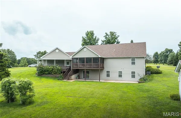 $469,500 | 222 Valley View Drive, Cuba, MO 65453