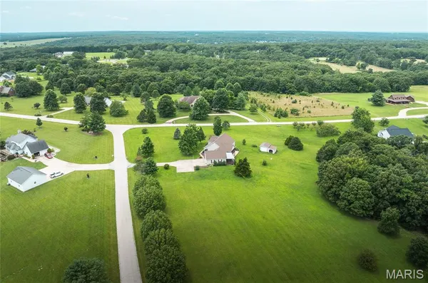 $469,500 | 222 Valley View Drive, Cuba, MO 65453