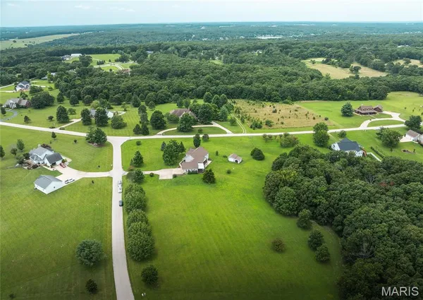 $469,500 | 222 Valley View Drive, Cuba, MO 65453