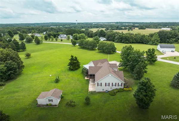 $469,500 | 222 Valley View Drive, Cuba, MO 65453