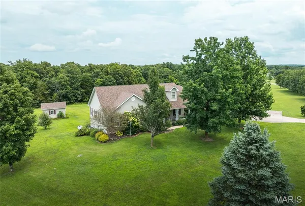 $469,500 | 222 Valley View Drive, Cuba, MO 65453