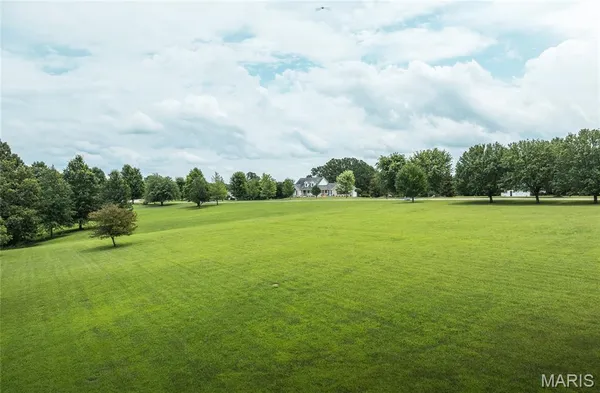 $469,500 | 222 Valley View Drive, Cuba, MO 65453