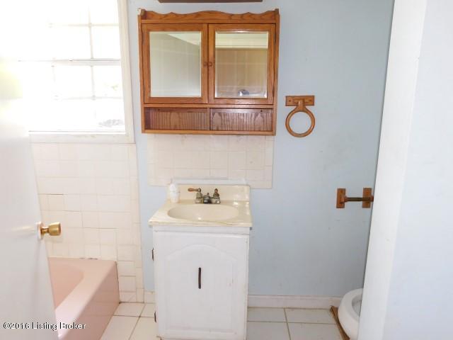 1002 Lanes Mill Road Lawrenceburg, KY 40342 - Photo 7 of 16 bathroom 1