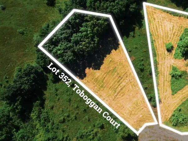 $650,000 | 352 Toboggan Court, La Valle, WI 53941