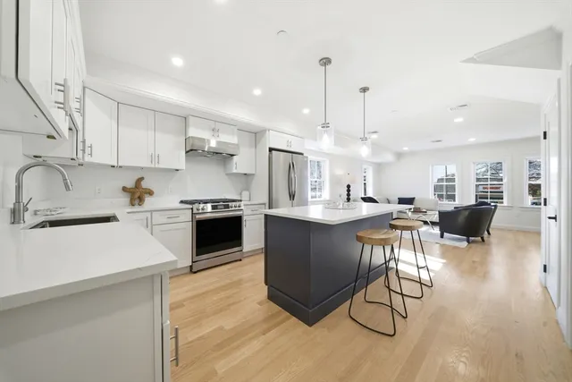 $728,000 | 50 North Payne Street, Unit 1, Quincy, MA 02169