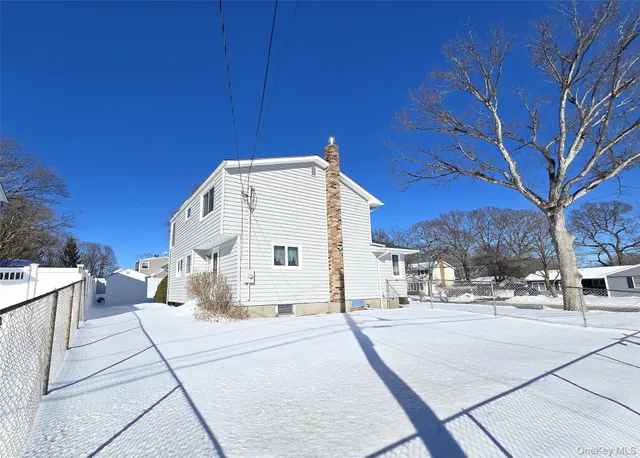 a view of a house with a outdoor space
