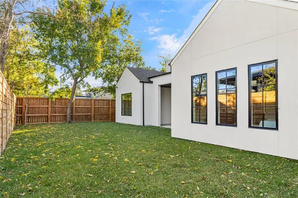 $2,095,000 | 9826 Mixon Drive, Dallas, TX 75220