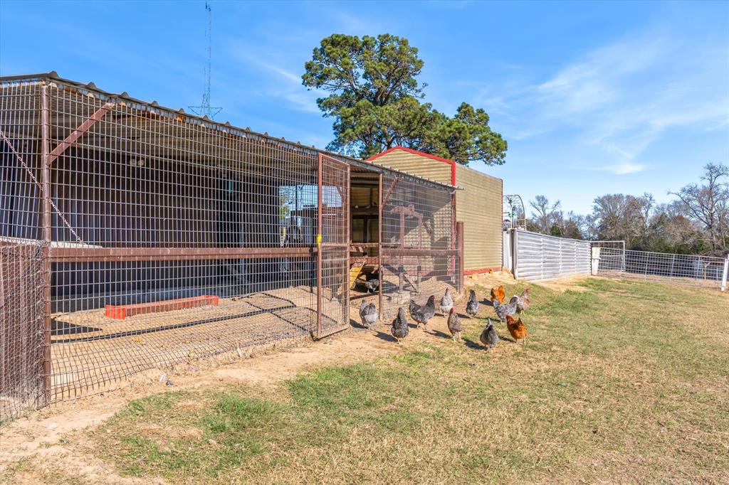1700 Fm 1995 Van, TX 75790 - Photo 18 of 40 a view of a backyard with a sitting area