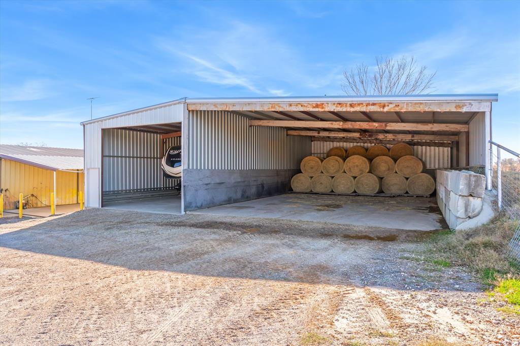 1700 Fm 1995 Van, TX 75790 - Photo 25 of 40 a view of a garage