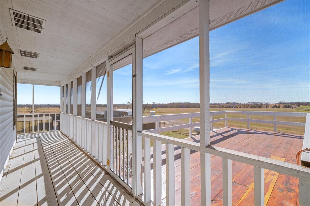 1700 Fm 1995 Van, TX 75790 - Photo 36 of 40 a view of a balcony with lake view