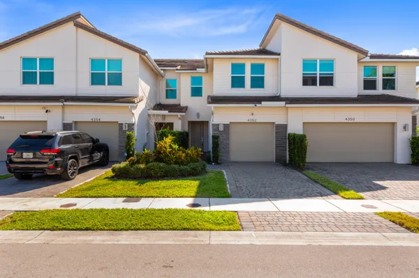 $3,499 | 4352 Veleiros Avenue, Lighthouse Point, FL 33064