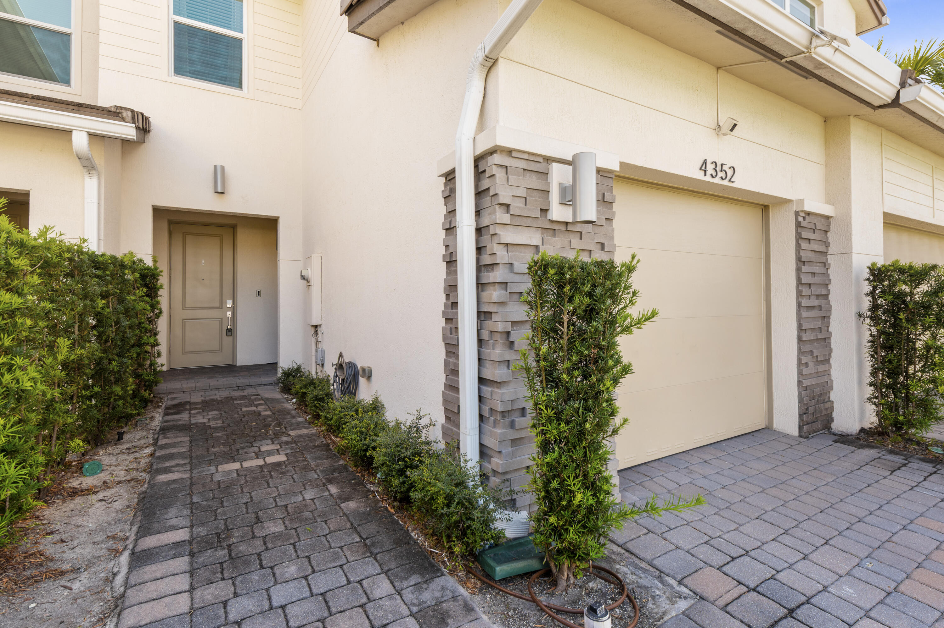 4352 Veleiros Avenue Lighthouse Point, FL 33064 - Photo 2 of 35 DSC_6599