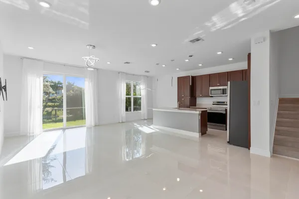 $3,499 | 4352 Veleiros Avenue, Lighthouse Point, FL 33064