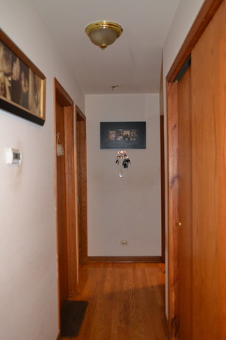 1S205 Valley Road Lombard, IL 60148 - Photo 10 of 21 a view of a hallway with closet