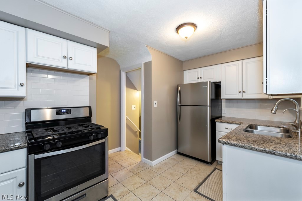 5239 Spencer Road Cleveland, OH 44124 - Photo 14 of 35
