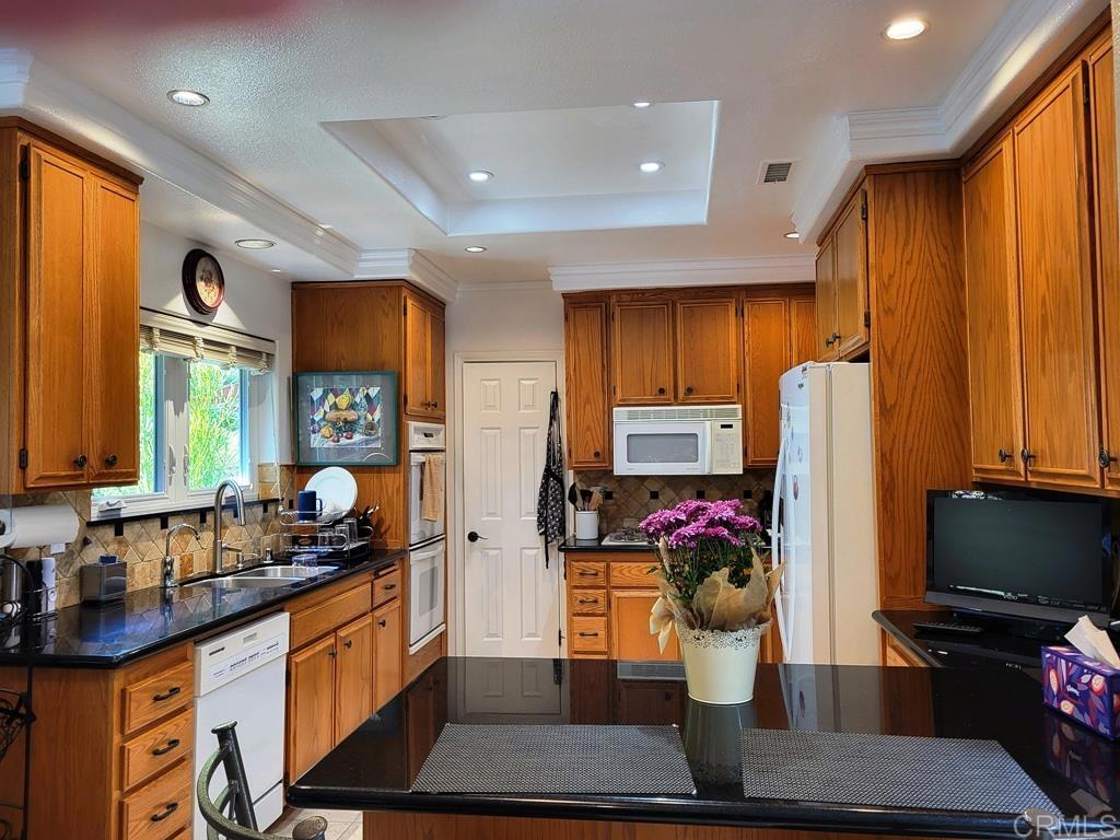 1879 Fox Bridge Court Fallbrook, CA 92028 - Photo 16 of 21 Kitchen with Walk-In Pantry